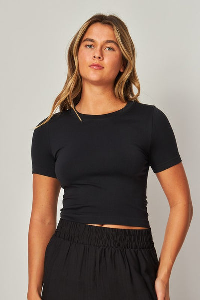 Seamless Crew-Neck Crop Top